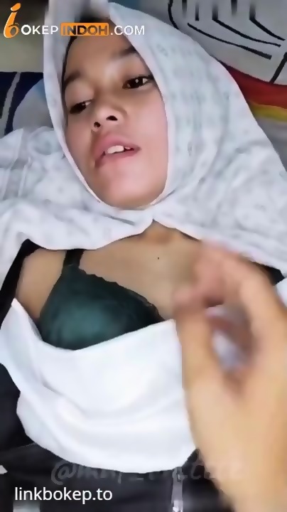 Viral SMA Jilbab Lagi Jalan Jalan Ama Ayang Tiba Tiba S4nge Munta Di Sefongin Di Toilet Umum