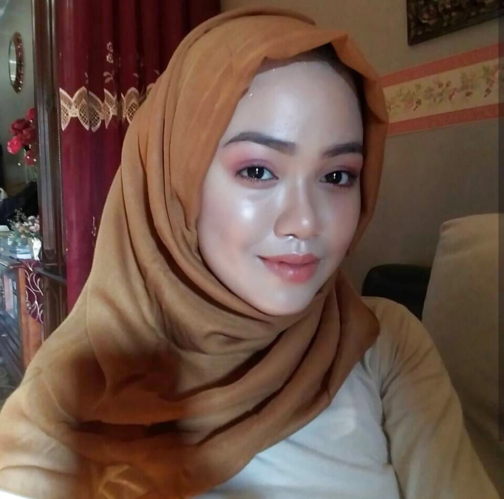 Jepang Viral Ukhti Hijab Pakai Rok Pendek, Apa Kata Netizen?